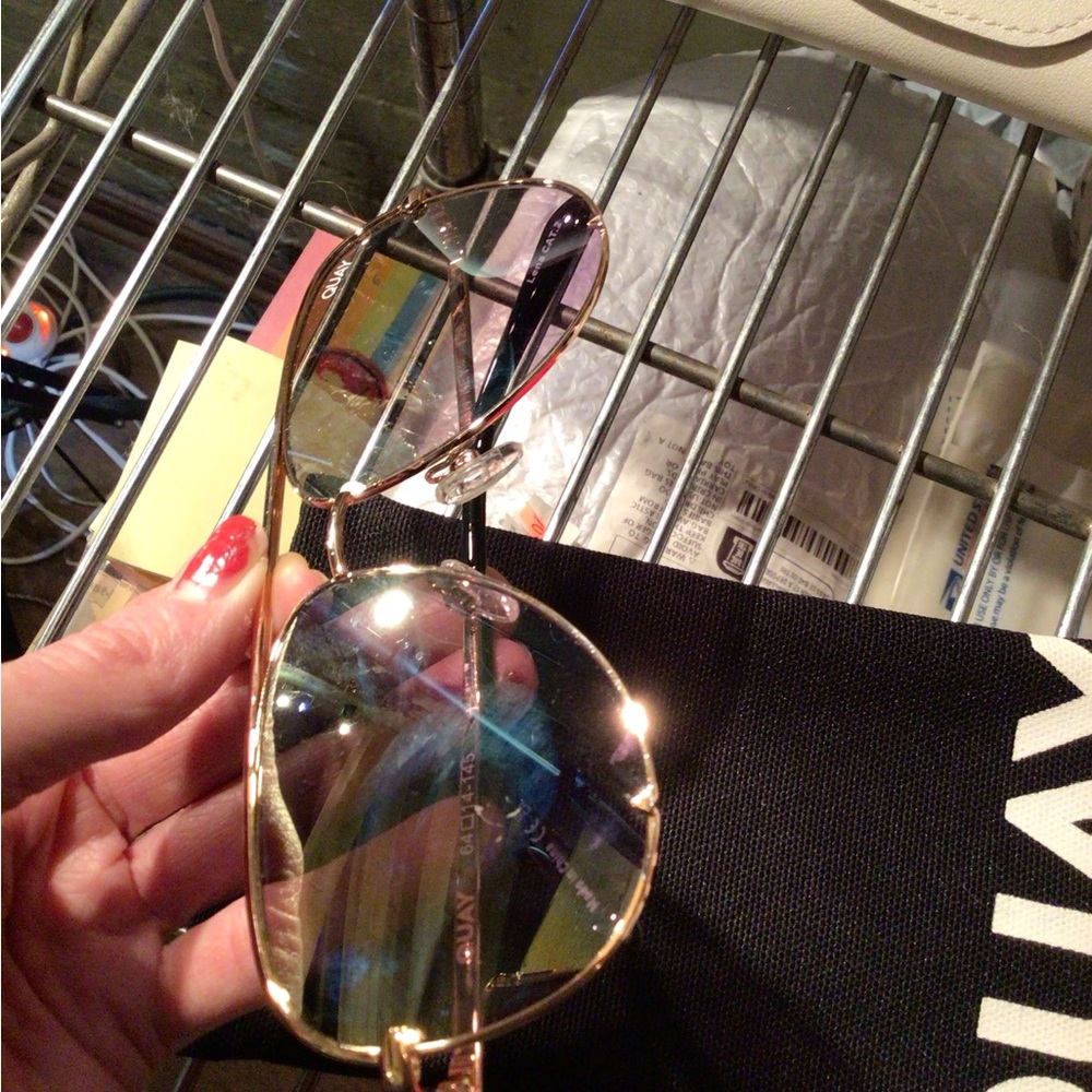 NEW! Host Pick! 🩷🩷🩷Quay Australia Large High key Aviator Sunglasses ***read - Picture 3 of 10